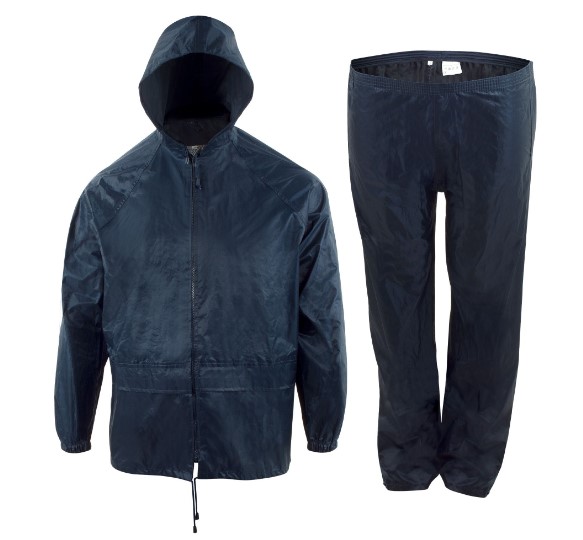 Traje de agua. Chubasquero y pantalón. 100% Poliéster